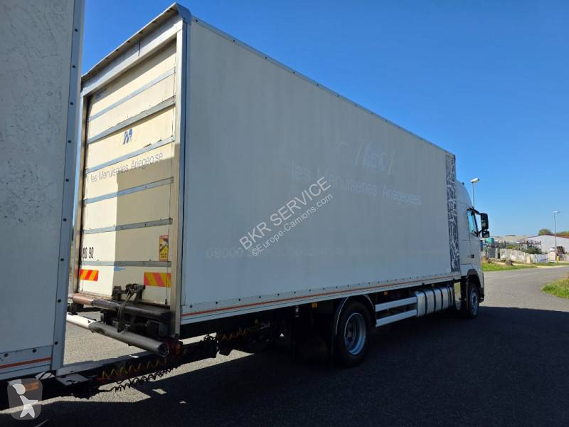 Camión Volvo 420