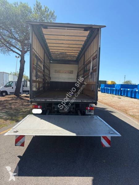 Camión Iveco 180E32