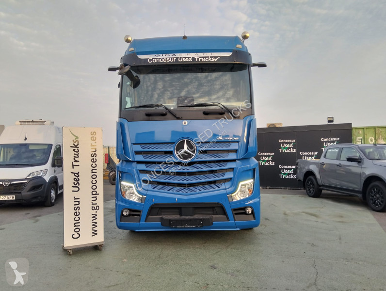 Camión Mercedes  1848 GIGASPACE