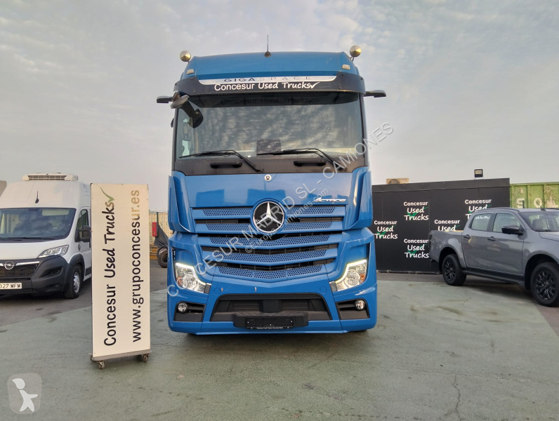 Camión Mercedes  1848 GIGASPACE