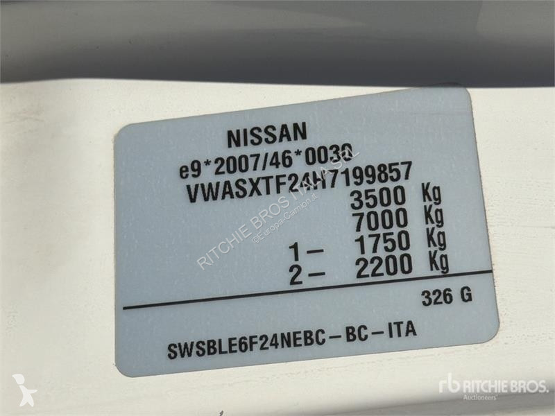 Furgoneta Nissan Flatbed Truck