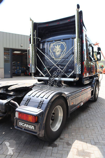 Camión Scania T124 A4X2 NA 470