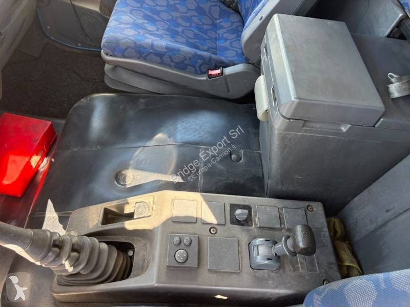 Camión Iveco 180 E 28