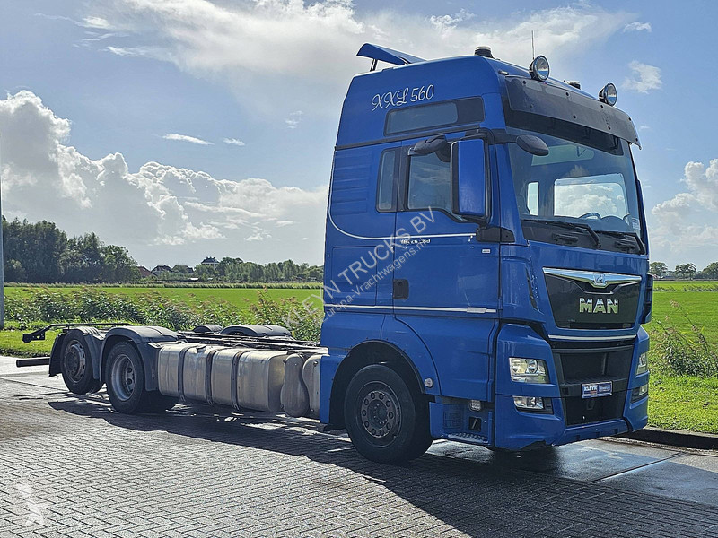 Camión MAN 26.560  6x2-4 Chassis