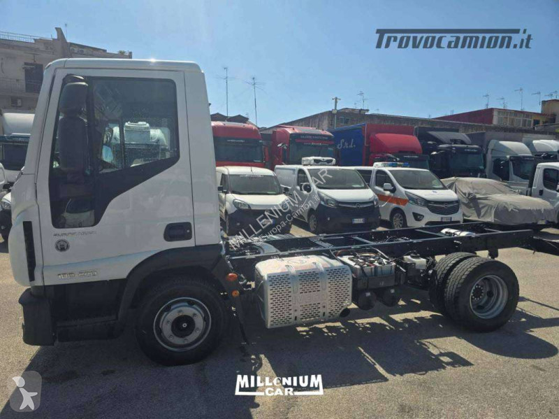Kamion Iveco 100E22 (2017) PASSO 3105