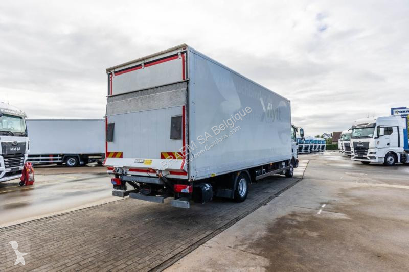 Kamion MAN 12.220 BL + DHOLLANDIA