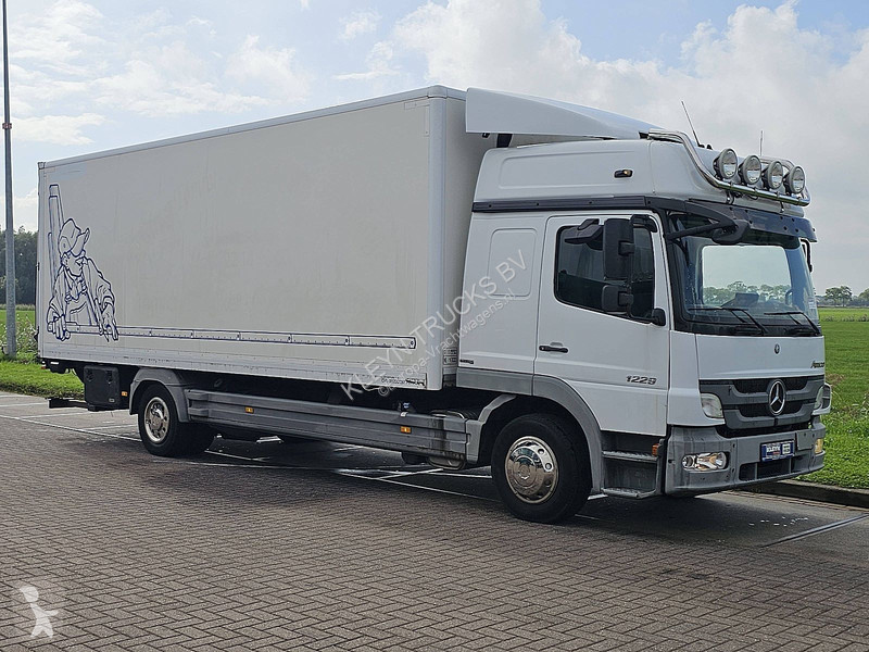 Kamion Mercedes 1229