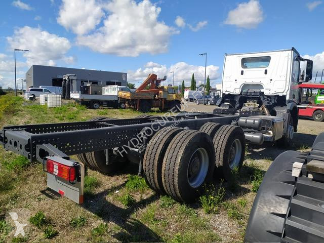 Kamion Mercedes 3243 KN
