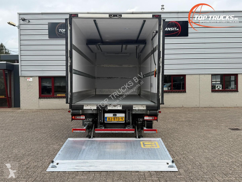 Teherautó Volvo 12210 Refrigerated/Freezer -...