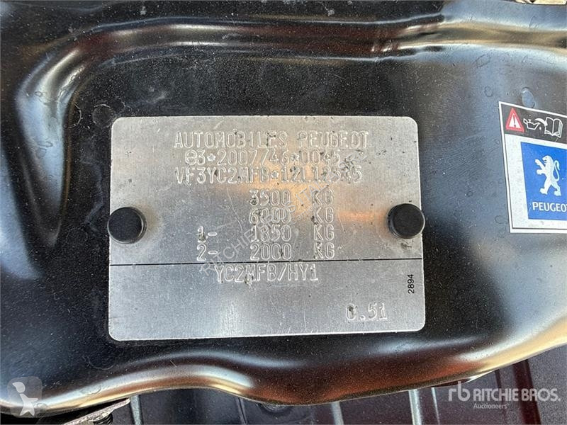 Camión Peugeot 335 L2H2 2.0 BLUEHDI 130CV Van...