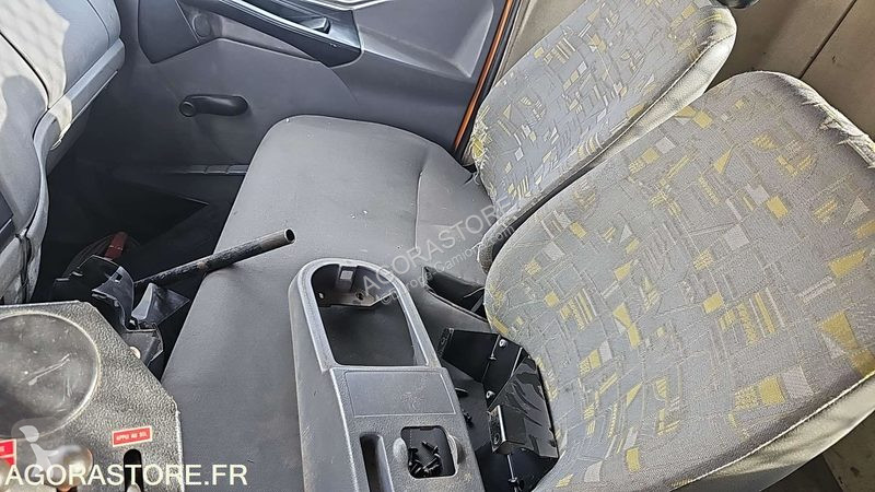 Camión Renault MIDLUM
