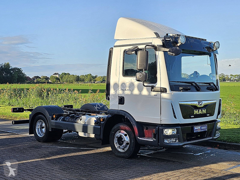 Camión MAN 8.220  PTO AIRCO WB305