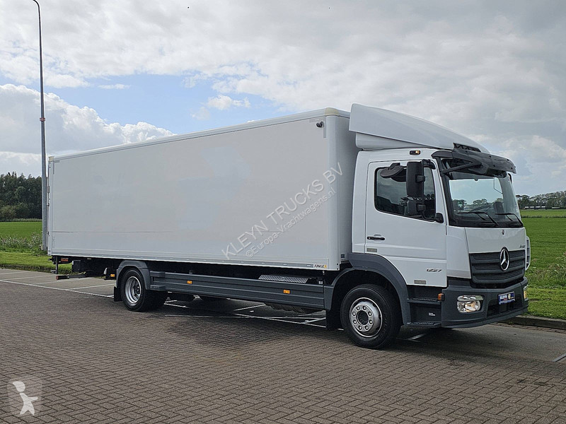 Camión Mercedes ATEGO 1227 LIFT AIRCO
