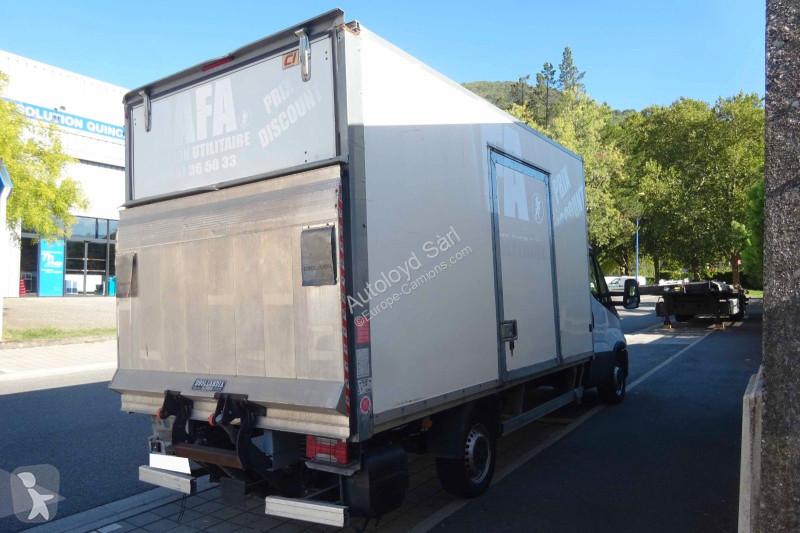 Camião Iveco 35S14
