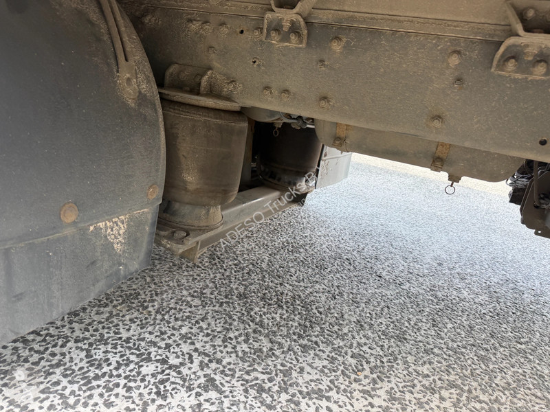 Camião DAF 220 12T, box heater