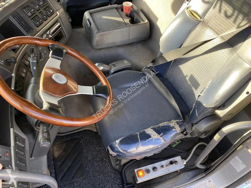 Camião Volvo 370 + Euro 5 + Palfinger Z-Q170...