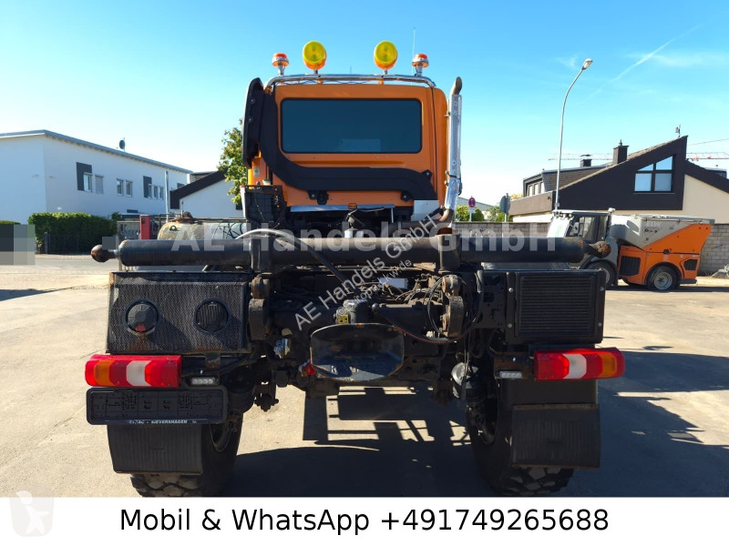 Грузовик Mercedes U527...