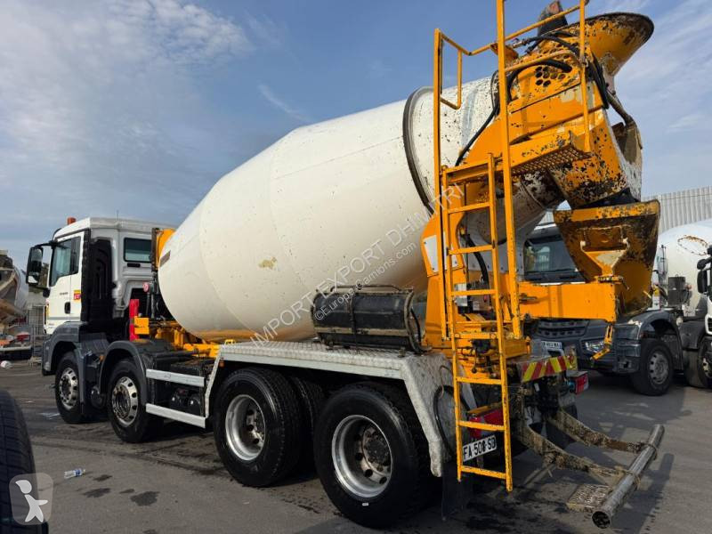 MAN 32.420 truck
