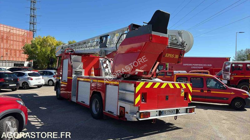 Camión Iveco 130E23