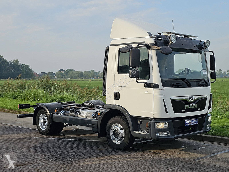Camión MAN 8.220  WB305 AIRCO PTO