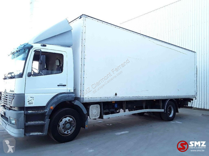 شاحنة Mercedes 1823