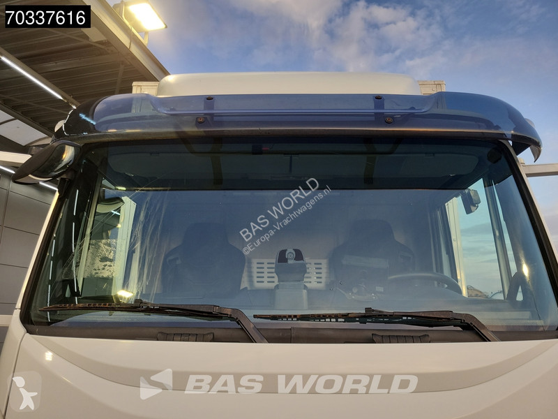 Camión Iveco 120E220 4X2 12t Automatic Tailgate...