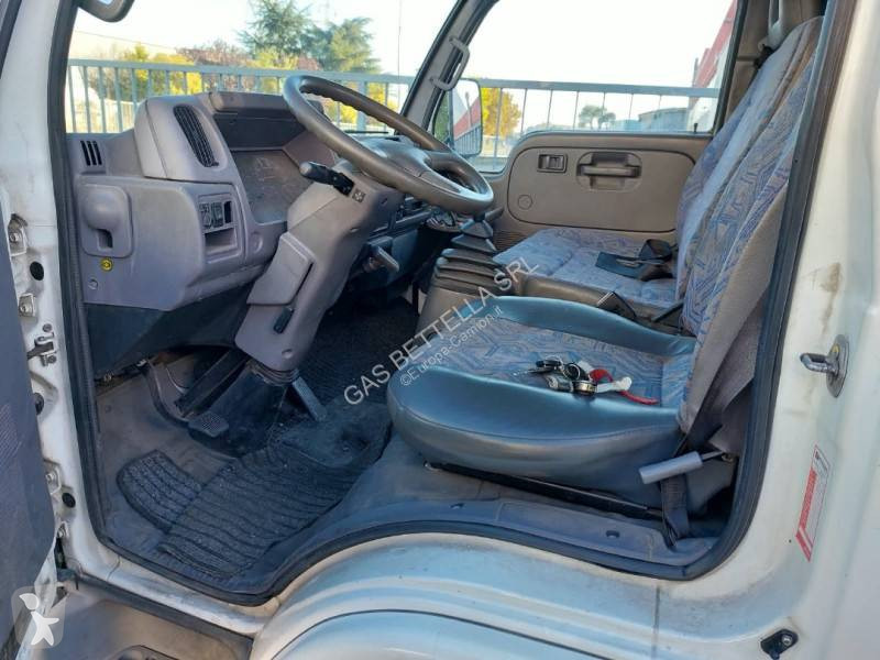 Camión Nissan 35.12