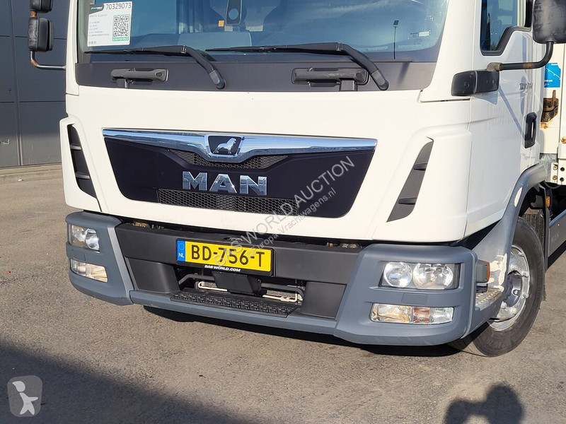 Камион MAN 12.220