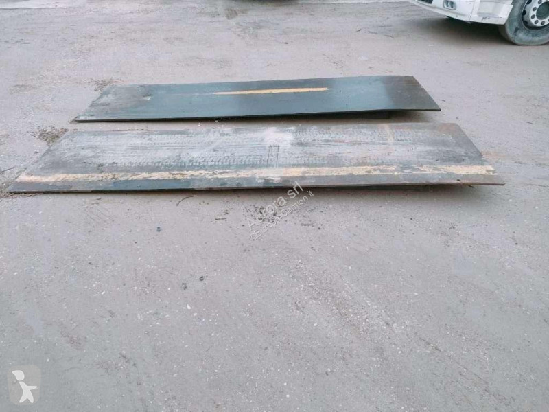 Camion  IN FERRO PER CONTAINER