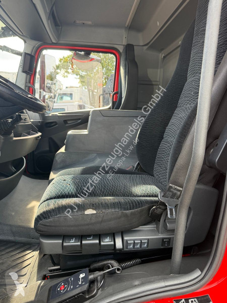 Kamion Mercedes 821