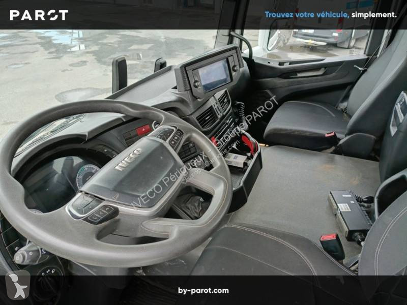 Iveco 480 truck