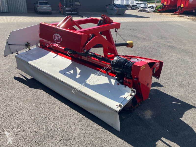 320 FC truck