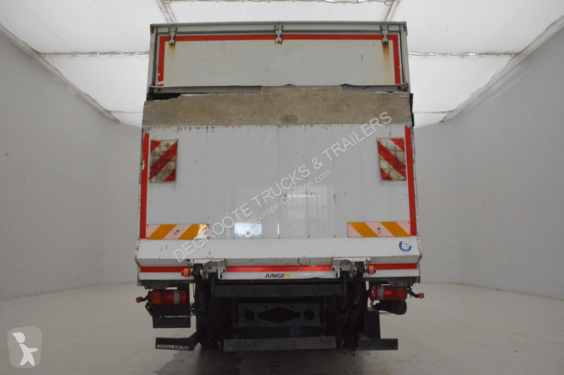 Teherautó Mercedes 1218