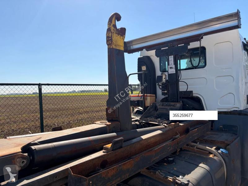 Renault 370 DXI truck