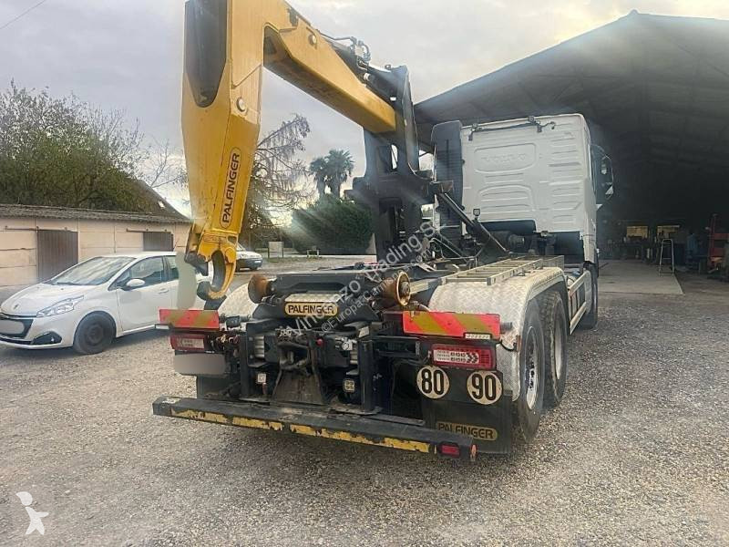 Kamion Volvo 500