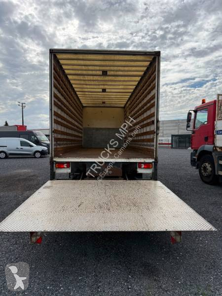 Volvo 240 truck