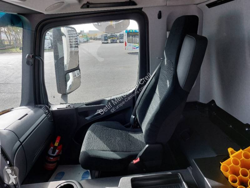 Mercedes 1833 truck