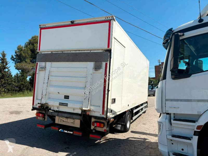 Volvo 240 truck