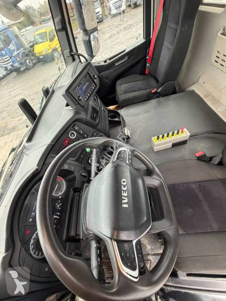 Iveco 480 truck
