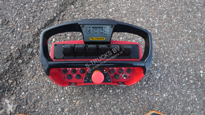 Kamion MAN 33.440 6x4 open box with Palfinger...