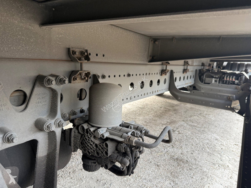 Mercedes 1218 truck