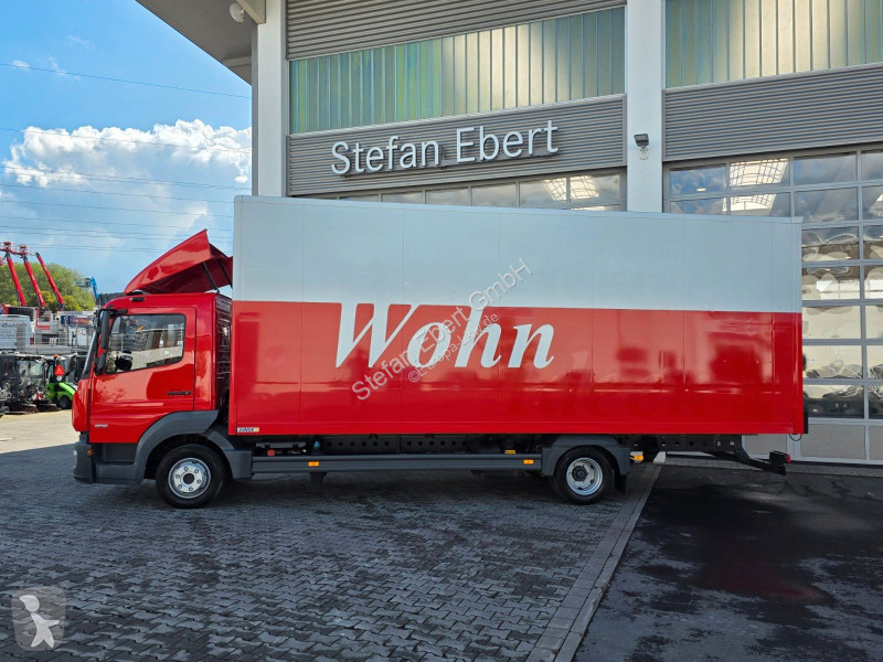 Mercedes 816 L Möbelkoffer Treppe truck