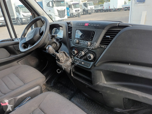 Iveco Daily 35C14 truck