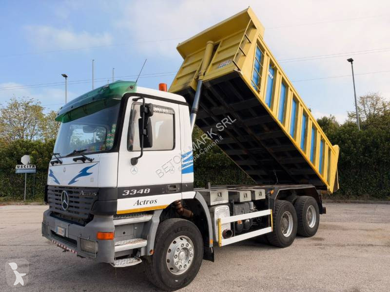 Kamion Mercedes 3348