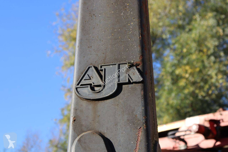 Kamión AJK NHS20-4930