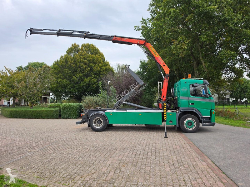 Volvo 9 4X2R FAL.9.0 RAD-A4/L90 CRANE/HOOK!! truck