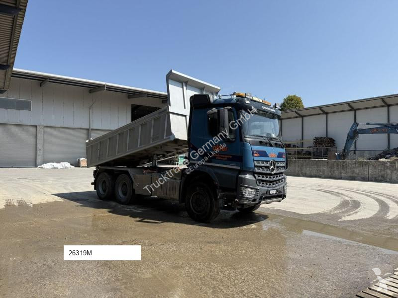 Kamion Mercedes 2851 6x4