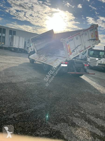 شاحنة Renault 320