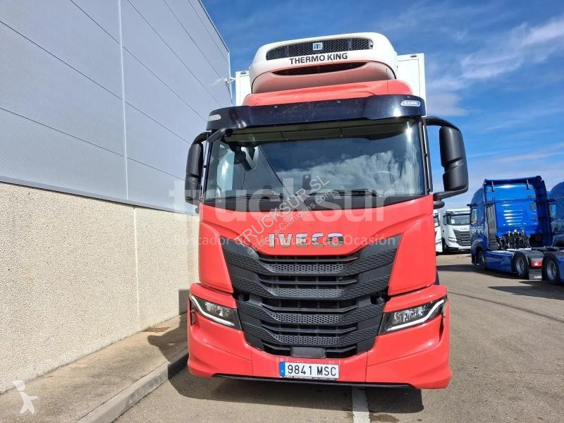 Iveco AD190E34S/P + THERMOKING T1000R truck