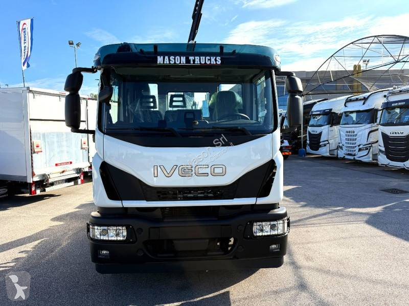 Iveco 180E32 truck